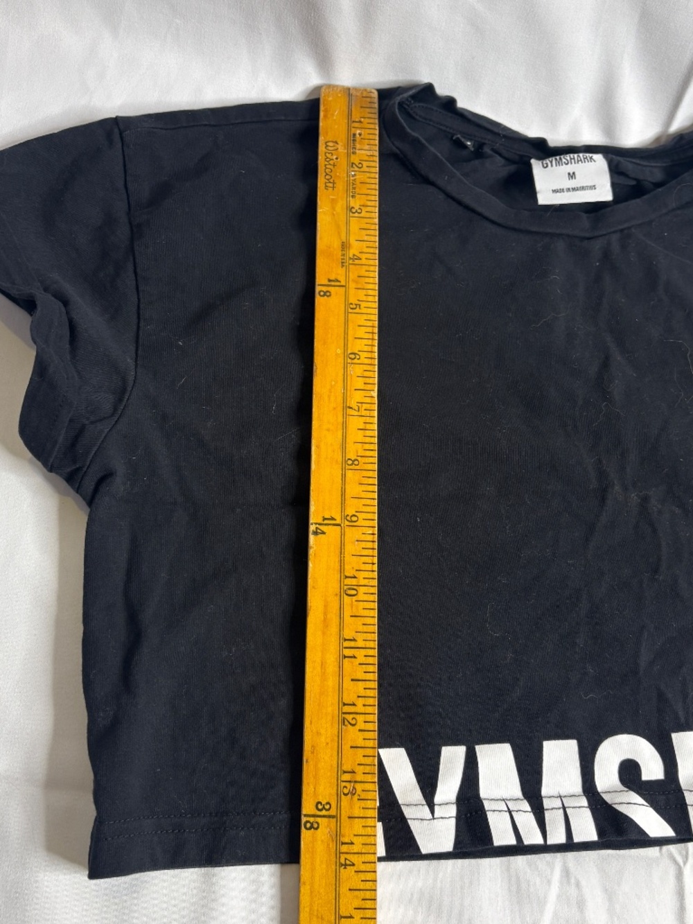 Gymshark Crop Top Womens Medium Black Workout Boxy Fit Logo Fraction Cropped - Picture 3 of 6